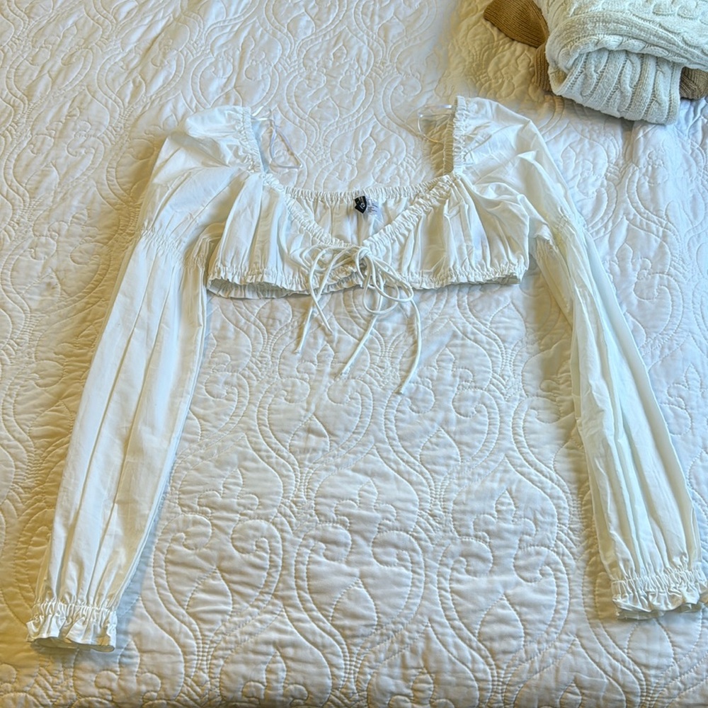 NWT H&M cropped blouse